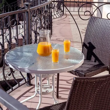 Marta Hotel